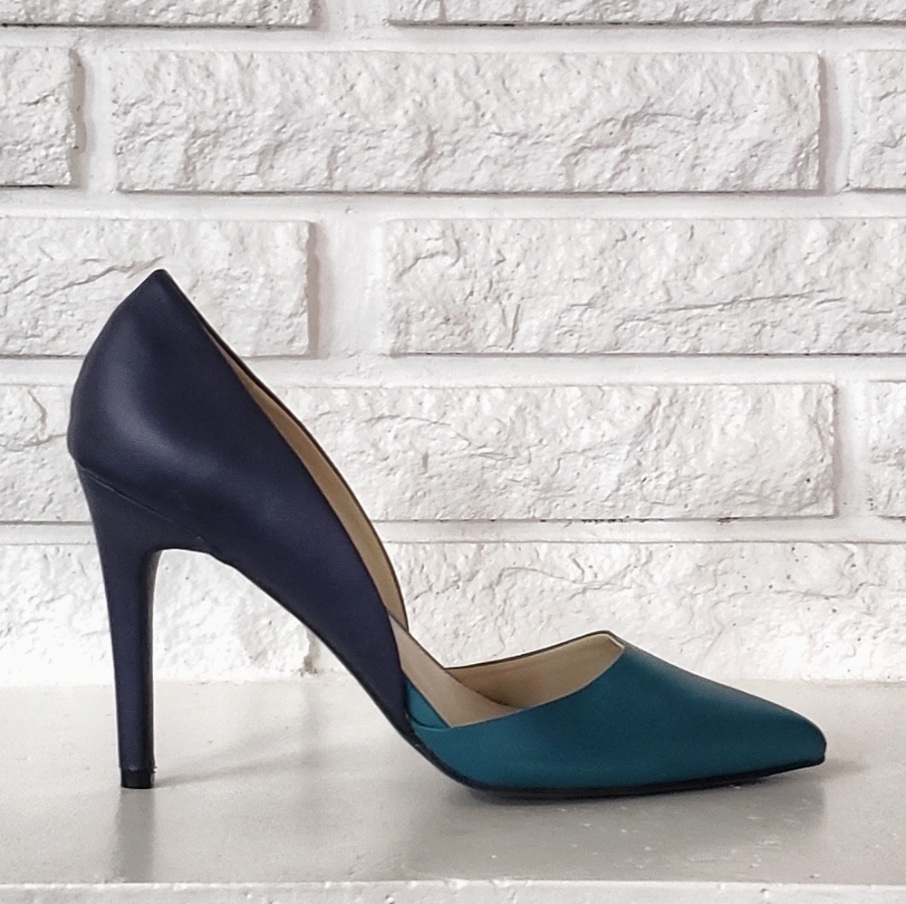 MIA Navy & Teel Pumps, Size 9. Minimal Wear.